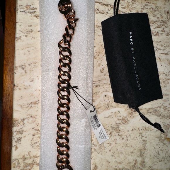 COPY - MARC JACOBS CHAIN LINK BANGLE BRACELET ROSE GOLD-TONE - Picture 2 of 9